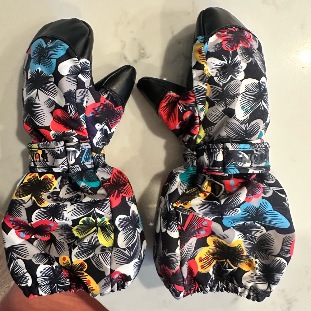 Girls size 4t Burton mittens